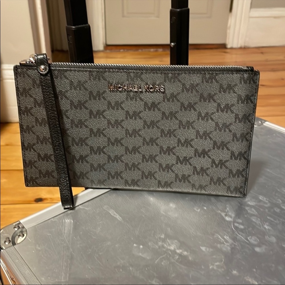 MK wristlet